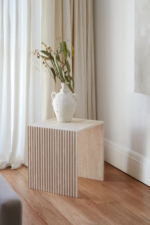 طاولة جانبية FLUTED Side Table