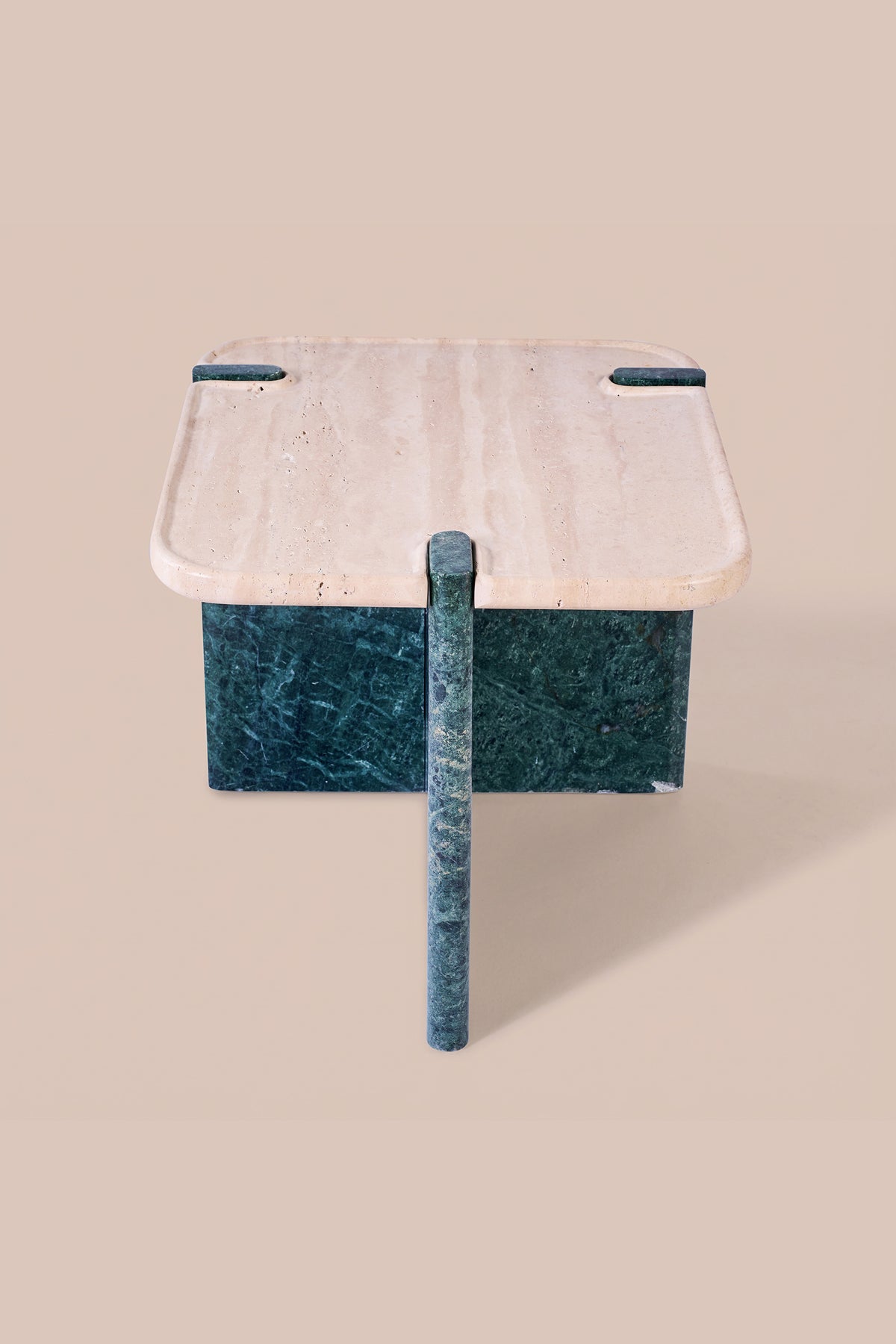 طاولة جانبية Eterna Side Table