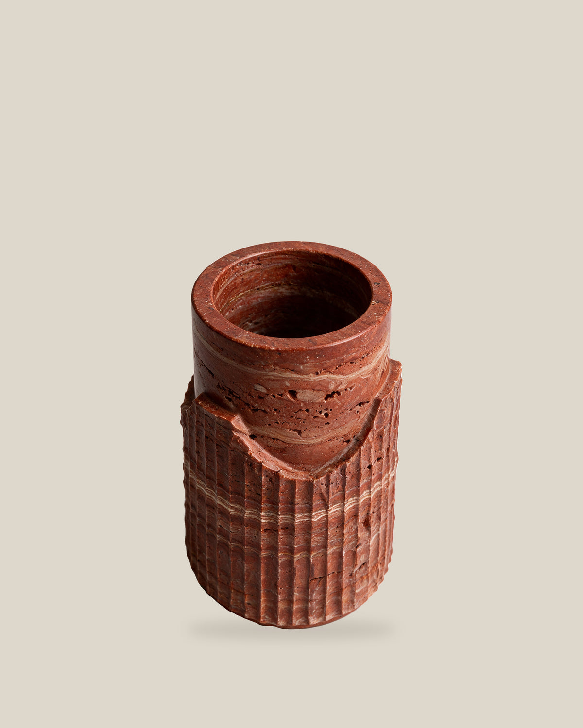 Colesseum Short Travertine Red Angle 02