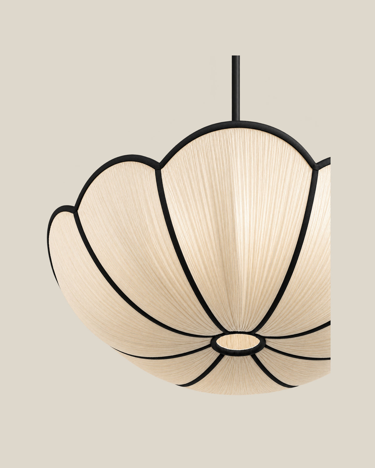 LA LUZ FLORA Pendant Chandelier — Black Petal Detail