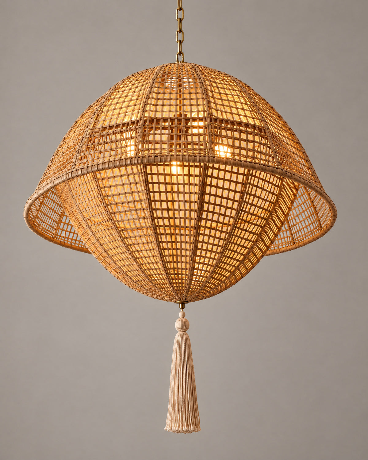 LA LUZ Orbit Bamboo Chandelier Natural Beige Studio