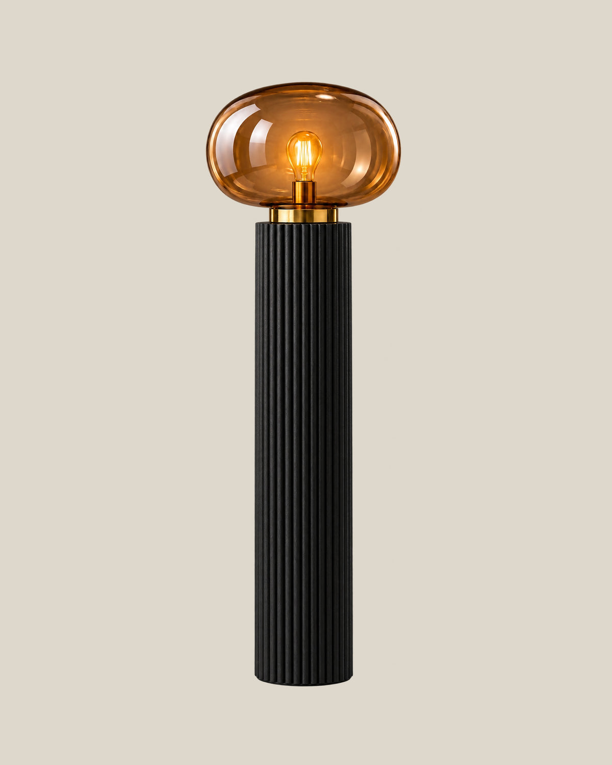 LA LUZ SOLARA Floor Lamp — Classic Black Front